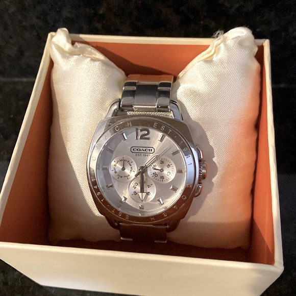Coach Women’s Silver Stainless Steel Watch 14503131. - Picture 1 of 6